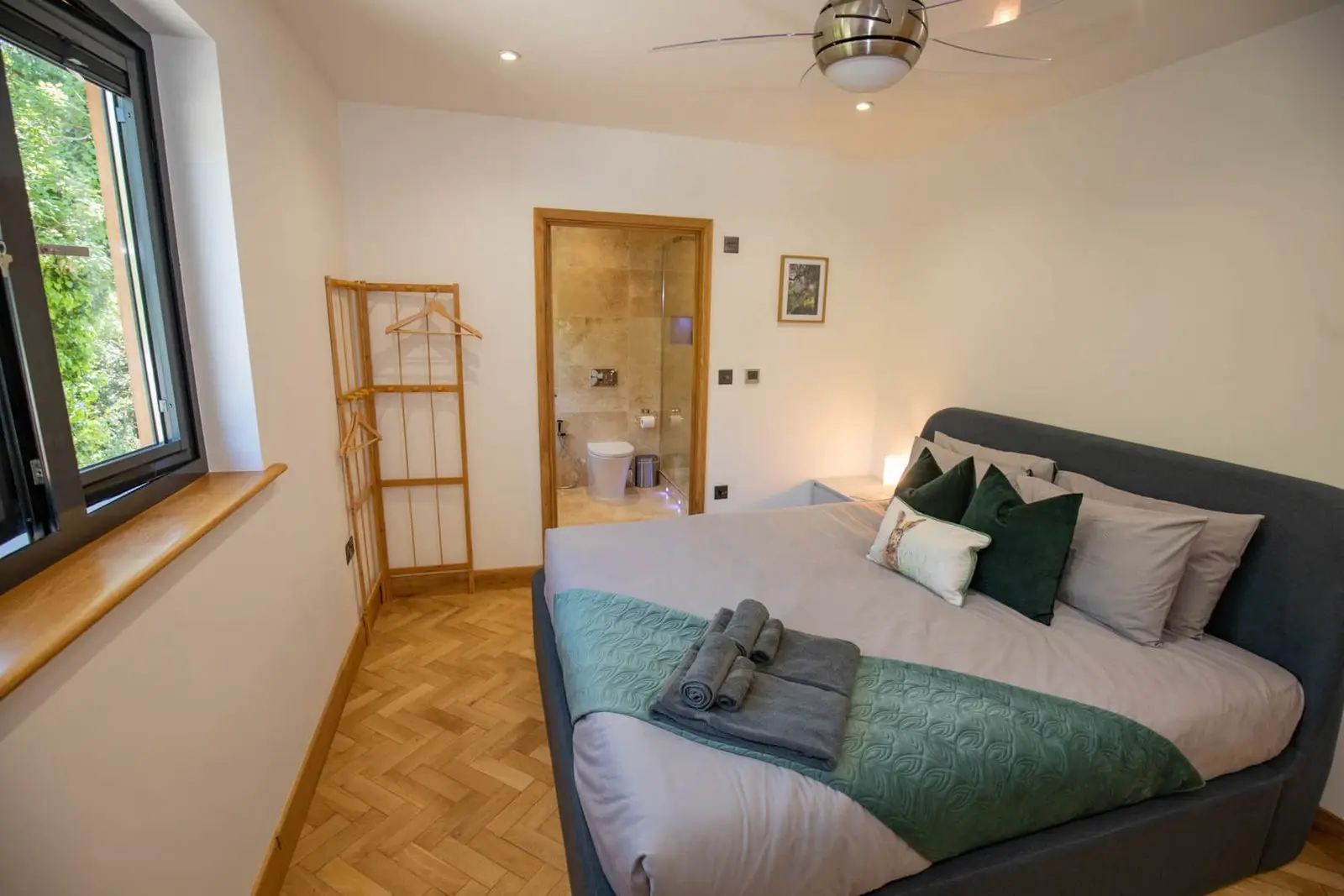 Home 3 Bedroom photo, Truro, Cornwall