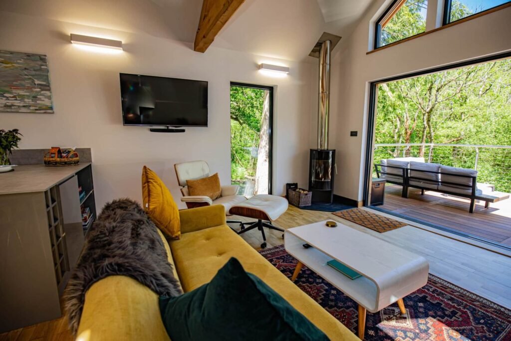 The main living space with smart TV 1